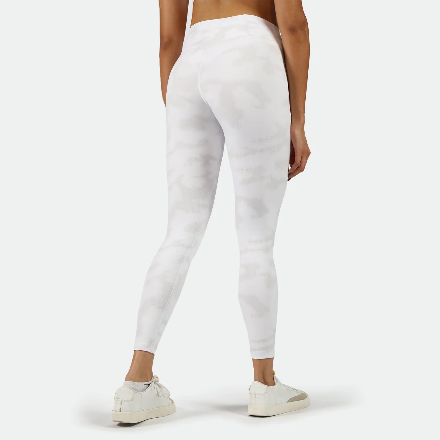 women go beyond v cut legging (illuminated)