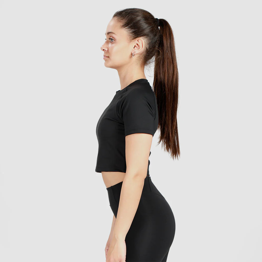 women essential crop top