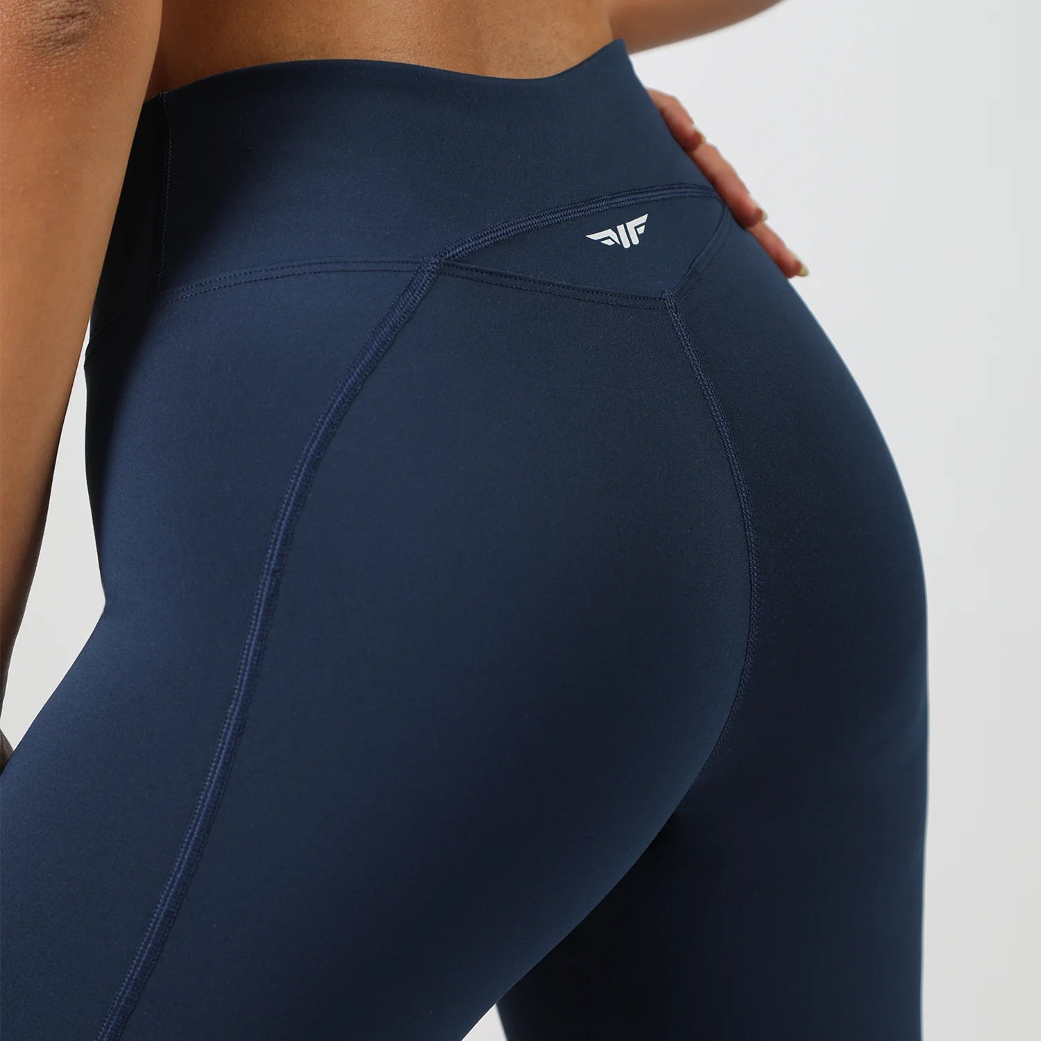 women go beyond back cut legging (navy blue)