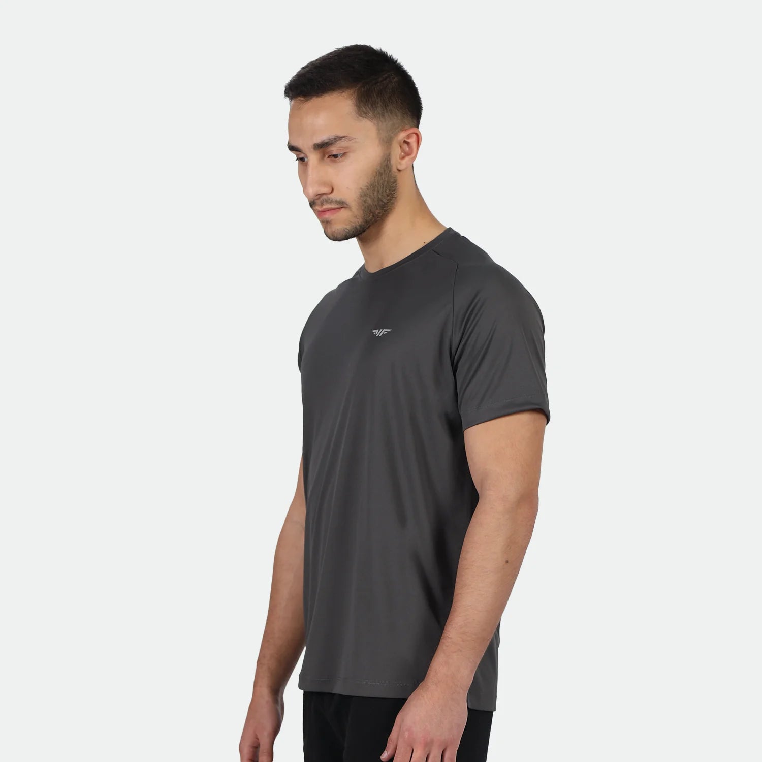 men go beyond performance tshirt (dark grey)